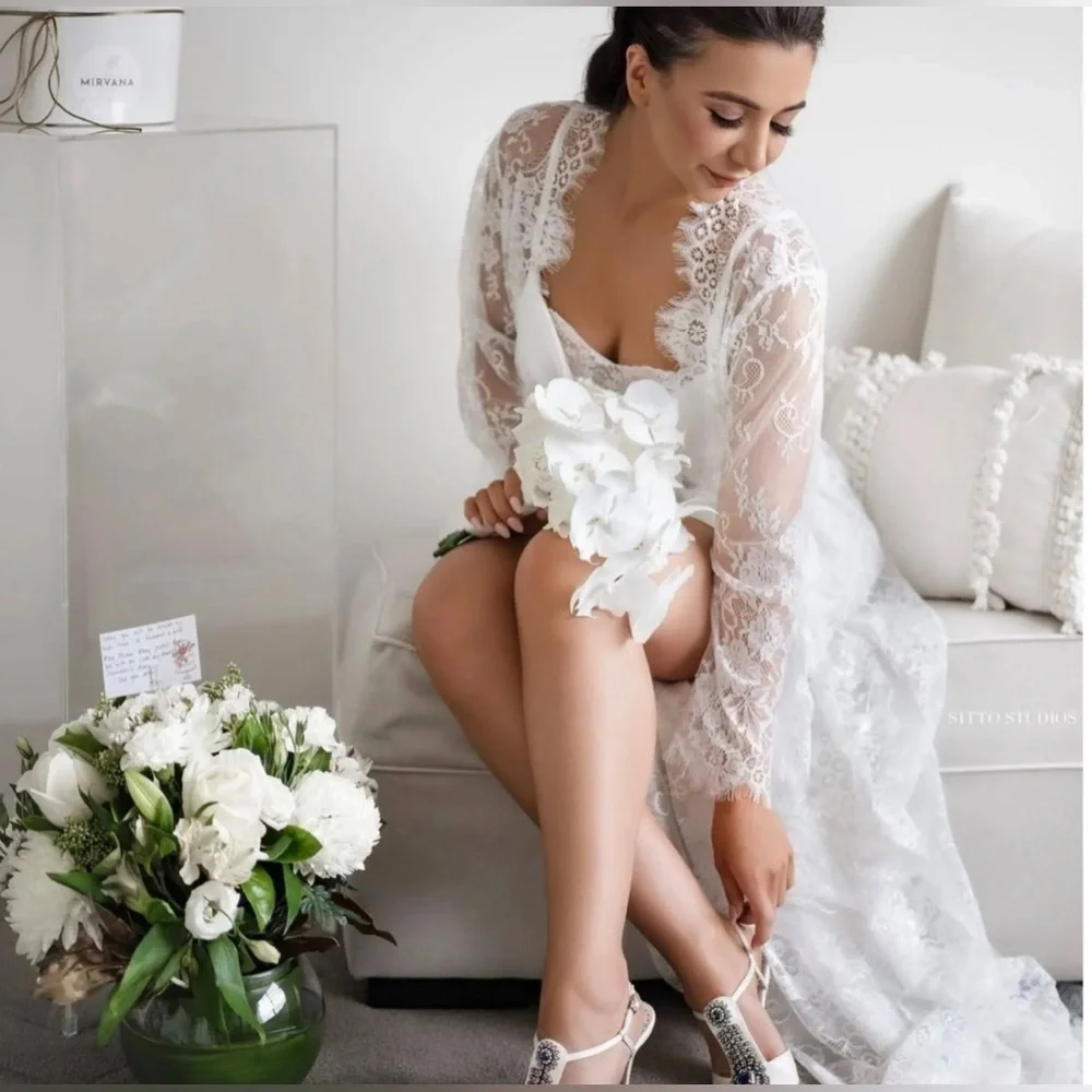 Size 12 ANASTASIA BRIDAL LACE ROBE WITH LONG TRAIN - NEVER WORN - Picture 4 of 17